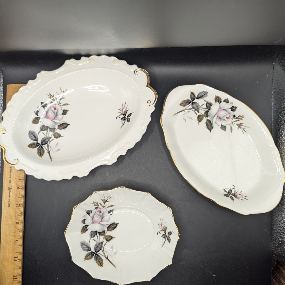 Vintage Royal Albert Queen's Messenger White and Pink Floral Serveware Set. - Picture 2 of 14